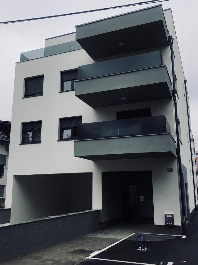 Apartment Jacuzzi Code 96